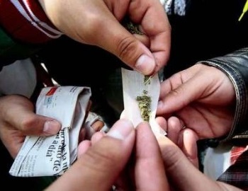 factores que llevan al consumo de drogas