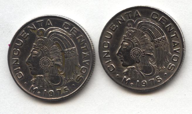 En el penacho de Cuauhtemoc, una moneda muestra tres puntos en los circulos, y en la otra no hay puntos.