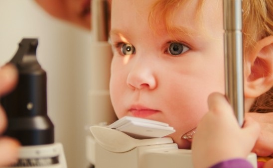 primera revisión de los ojos en el niño primera revisión de los ojos en el niño