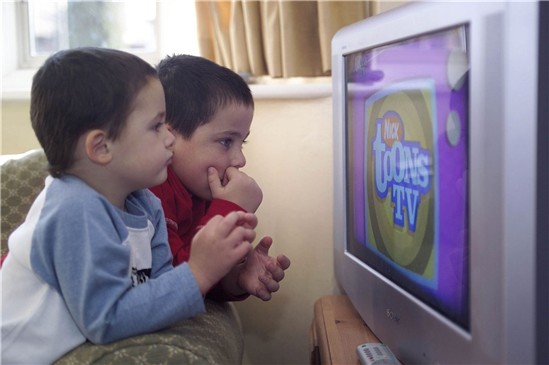 ver muy cerca la televisión ver muy cerca la televisión